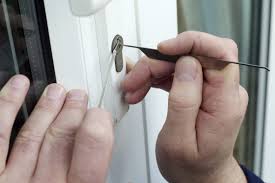 Palm Harbor Locksmith Men